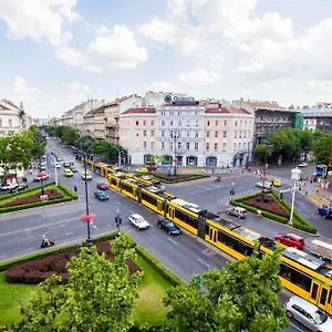 Hostel Avenue, Βουδαπέστη