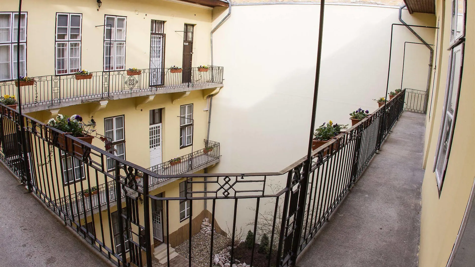 Central Hotel 21 And Apartments Βουδαπέστη 3*,  Ουγγαρία